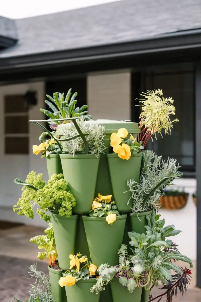 Greenstalk Trellis In Green Planter