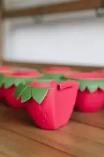 GreenStalk Berry Cup Bench 2
